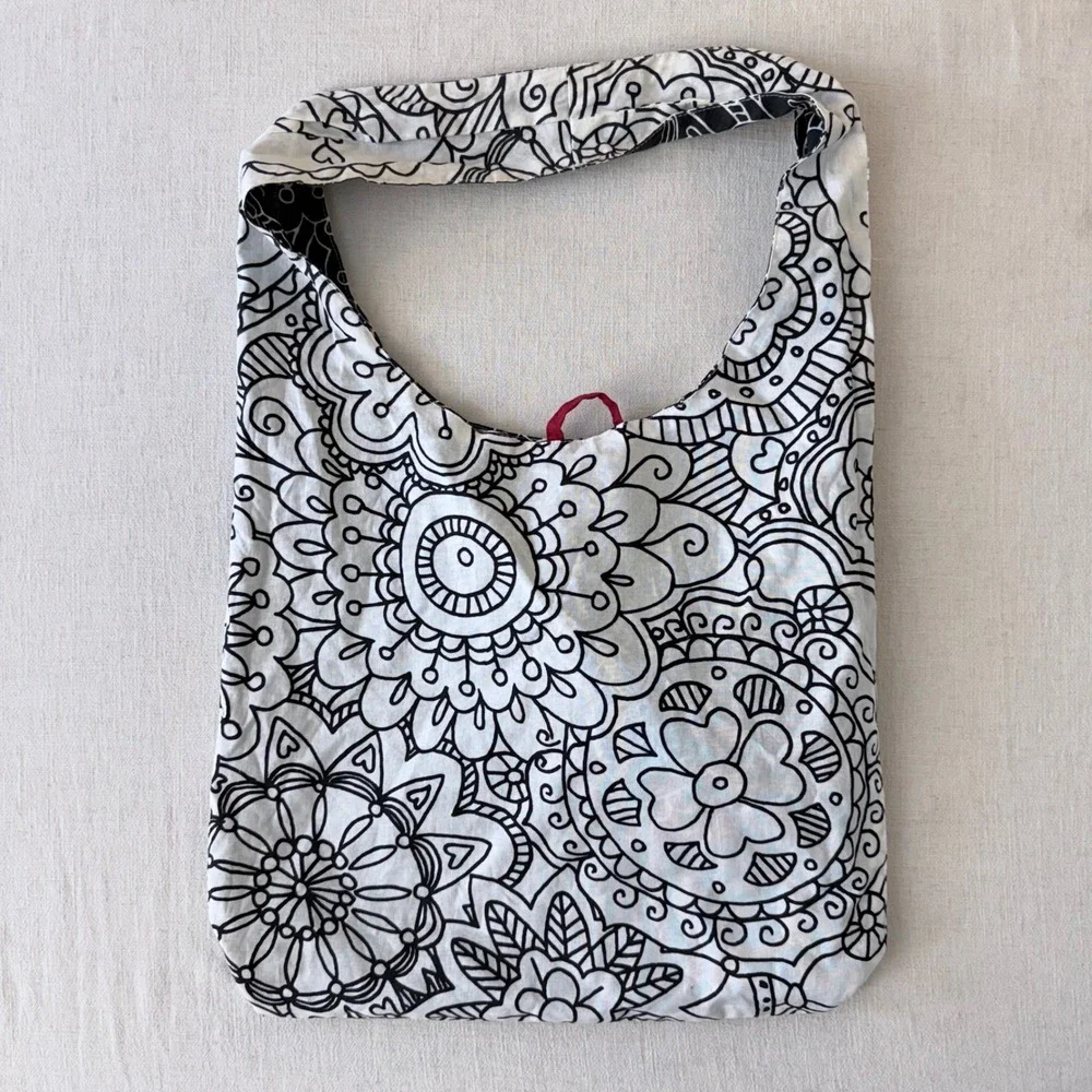 Unbranded Reversible Hobo Bag Women OS Black White Mandala Floral Tote Pouch